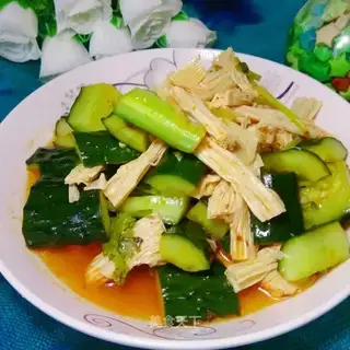 A cucumber collide