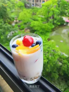 Yogurt and fruit
