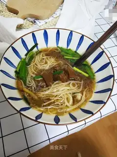 Red beef noodles