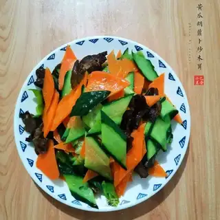 A cucumber carrot with wood