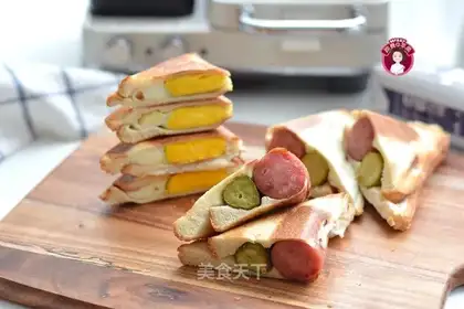 Egg roast sausage sandwich