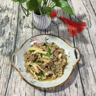 Onion slices of mushrooms