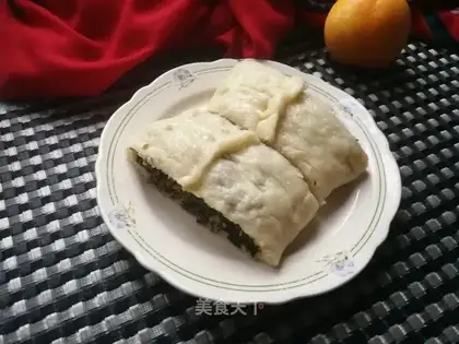 Steamed horse teeth, egg and vegetable