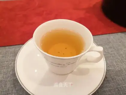 "Red dates and rose tea from the Golden Bread."