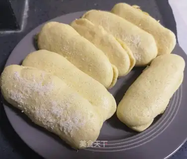 White cake