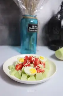 Sugar melon tomato egg salad