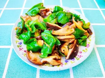 Pepper fried mushrooms