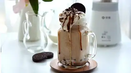 Dirty milk and iced milk tea