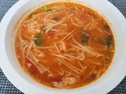 Soup with eggplant juice and guacamole