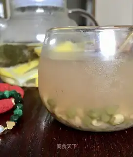 Iced green bean soup