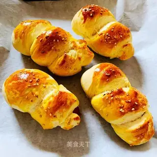 Hot dog rolls