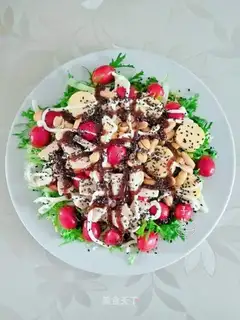 Protein bar and vegetable salad