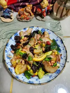 The cucumber with the pig's skin