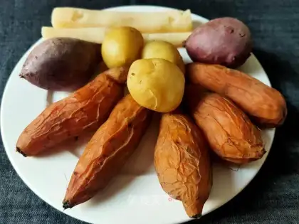 Steaming potatoes