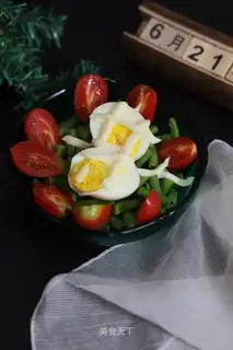 Holy fruit egg and bean bean salad