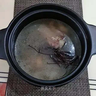 Chicken scrawl bone