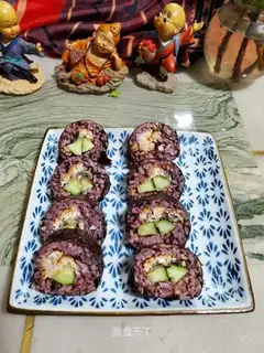 The eel cucumber sushi
