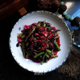 Pelican and garlic