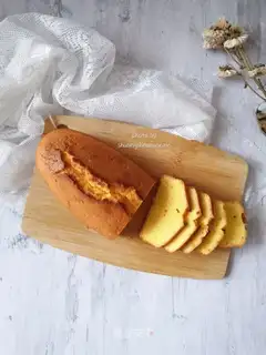 A pound cake of clot nuts
