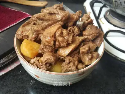 Potato red duck legs