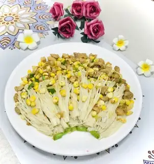 Gold pins and mushroom corn fried meat