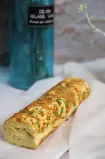 Meat pine cake rolls
