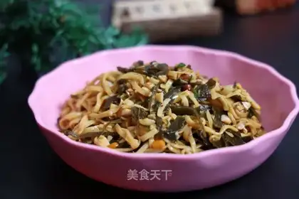 Seaweed ribbons and noodles