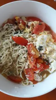 Tomato egg noodles