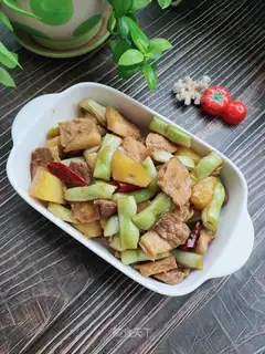 Five bouquets and potatoes