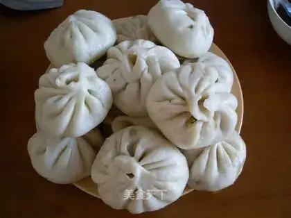 assorted vegetarian buns