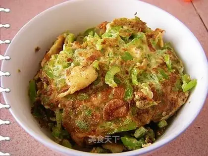Fried eggs with pepper