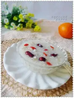 Red dates and coix rice porridge