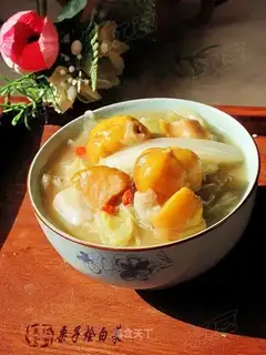 Stewed cabbage with chestnuts