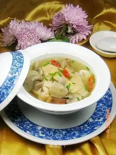 Grass chicken and mushroom soup