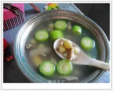 Fresh lotus seed soup