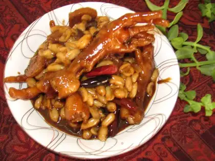 Spicy peanut chicken feet