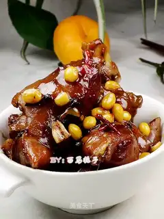 Stewed soybeans with spicy hooves