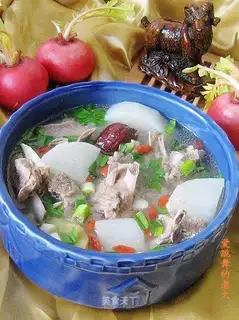 Lamb chop and radish soup