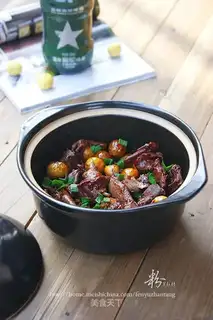 Chestnut and pigeon meat casserole