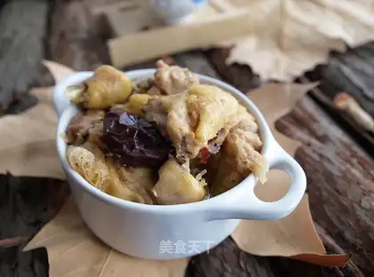 Steamed chicken with winter bamboo shoots