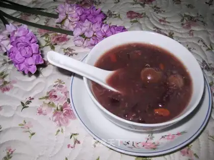 Red dates and longan porridge