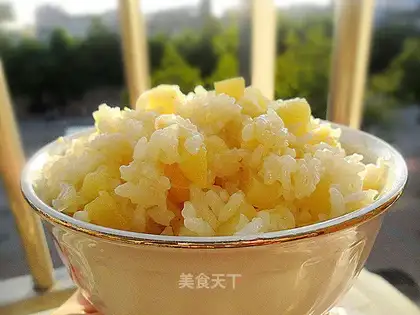 Potato braised rice