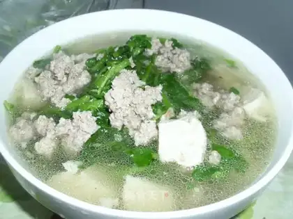 Watercress, minced meat, frozen tofu soup