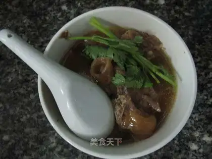 Stewed fish bladder with white pigeon