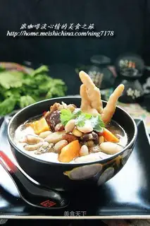 Chicken casserole with papaya and beans