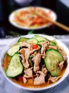 Stewed pork slices with cucumber