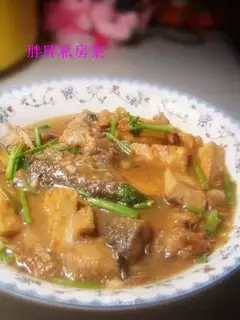 Stewed tofu with Spanish mackerel