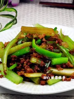 stir-fried celery with minced pork and pepper