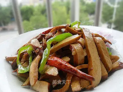 Fried dried tofu with green pepper