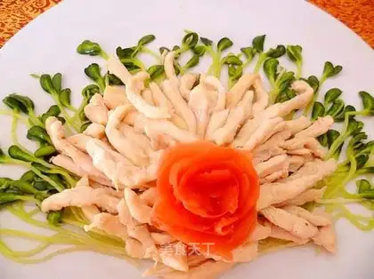 stir-fried chicken with bean sprouts